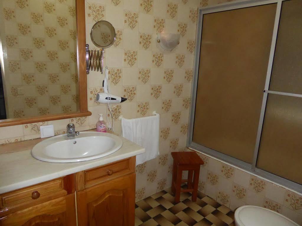 Casa De Hospedes Isaias Ангра-ду-Эроижму Экстерьер фото