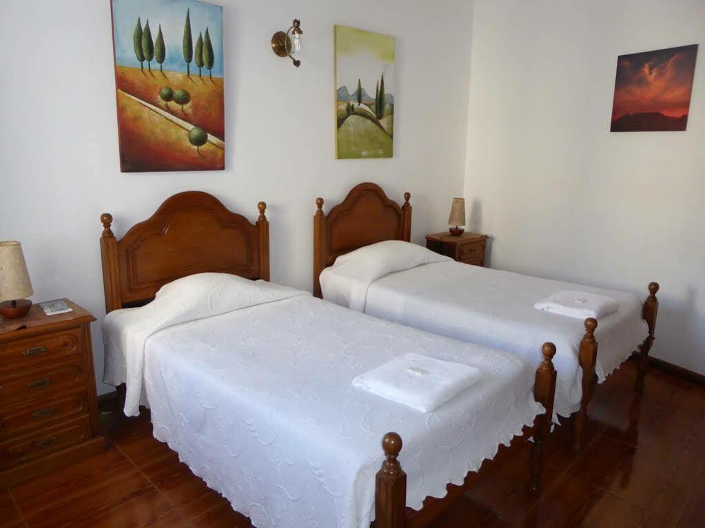 Casa De Hospedes Isaias Ангра-ду-Эроижму Экстерьер фото